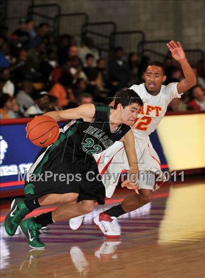 Thumbnail 3 in De La Salle vs. Taft (Nike Extravaganza) photogallery.