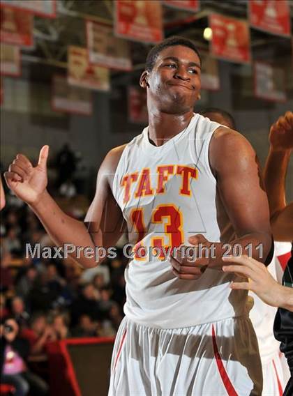 Thumbnail 2 in De La Salle vs. Taft (Nike Extravaganza) photogallery.