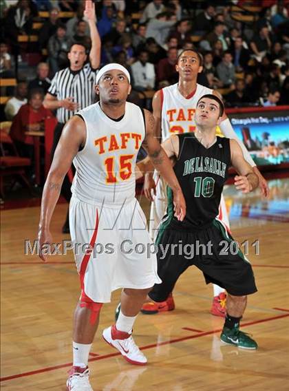 Thumbnail 2 in De La Salle vs. Taft (Nike Extravaganza) photogallery.