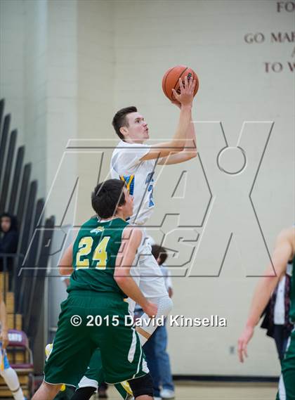 Thumbnail 3 in Center vs. Argonaut (Whitney Holiday Classic) photogallery.