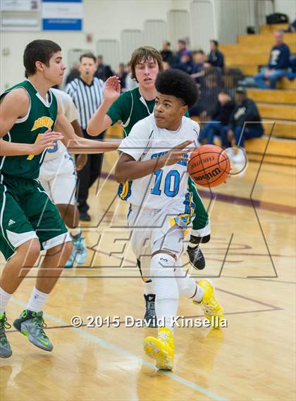 Thumbnail 3 in Center vs. Argonaut (Whitney Holiday Classic) photogallery.