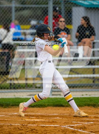 Thumbnail 3 in Gretna East vs. Hastings photogallery.
