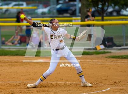 Thumbnail 3 in Gretna East vs. Hastings photogallery.
