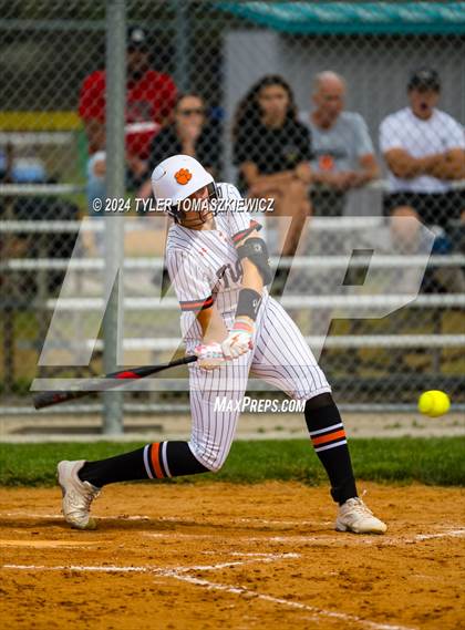 Thumbnail 3 in Gretna East vs. Hastings photogallery.