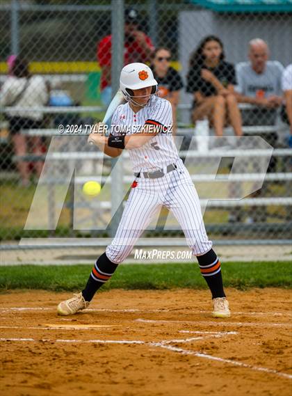 Thumbnail 1 in Gretna East vs. Hastings photogallery.