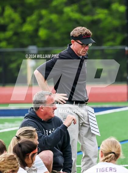 Thumbnail 3 in Kingston vs Pine Bush (Section 9 Large School Quarter Final) photogallery.