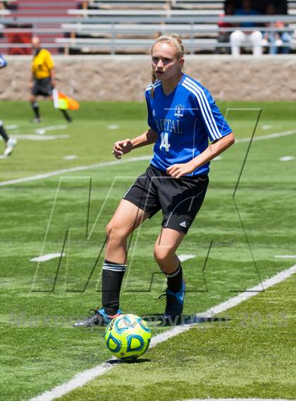 Thumbnail 2 in Amador vs. Capital Christian (CIF SJS D6 Final) photogallery.