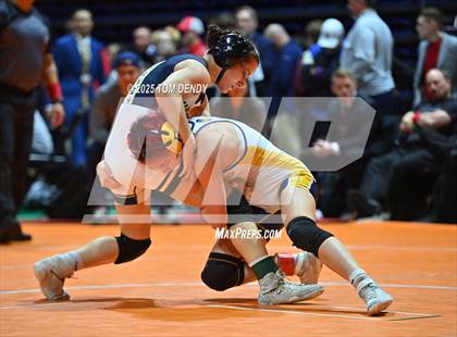 Thumbnail 1 in UIL Wrestling 5A-6A Finals (3rd-5th Place Bouts) photogallery.