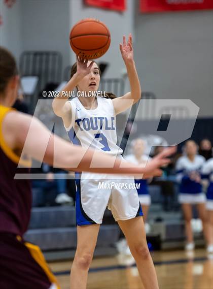 Thumbnail 3 in Toutle Lake vs South Bend (WIAA 2B District Playoff) photogallery.