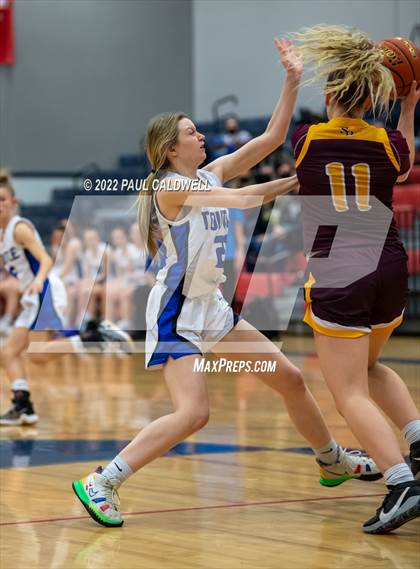 Thumbnail 1 in Toutle Lake vs South Bend (WIAA 2B District Playoff) photogallery.