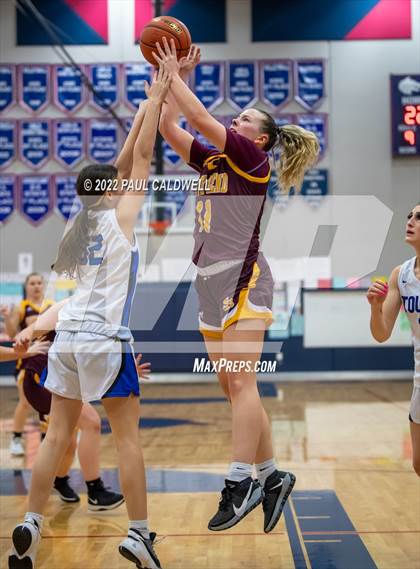 Thumbnail 3 in Toutle Lake vs South Bend (WIAA 2B District Playoff) photogallery.