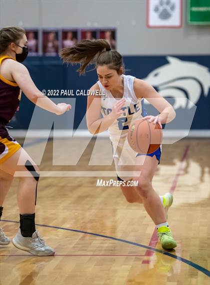 Thumbnail 2 in Toutle Lake vs South Bend (WIAA 2B District Playoff) photogallery.
