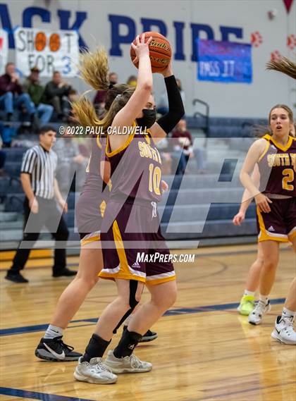 Thumbnail 3 in Toutle Lake vs South Bend (WIAA 2B District Playoff) photogallery.