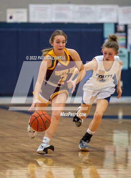 Thumbnail 2 in Toutle Lake vs South Bend (WIAA 2B District Playoff) photogallery.