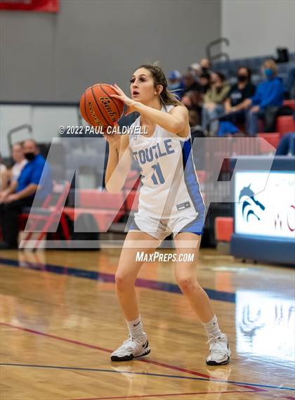 Thumbnail 3 in Toutle Lake vs South Bend (WIAA 2B District Playoff) photogallery.