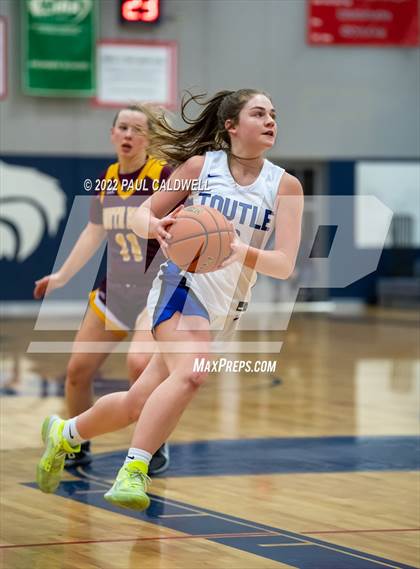 Thumbnail 2 in Toutle Lake vs South Bend (WIAA 2B District Playoff) photogallery.