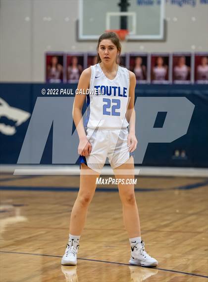 Thumbnail 3 in Toutle Lake vs South Bend (WIAA 2B District Playoff) photogallery.
