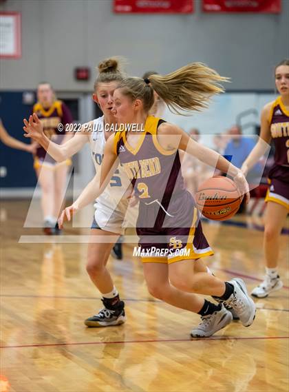 Thumbnail 2 in Toutle Lake vs South Bend (WIAA 2B District Playoff) photogallery.