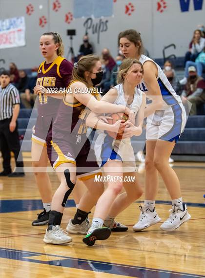 Thumbnail 2 in Toutle Lake vs South Bend (WIAA 2B District Playoff) photogallery.