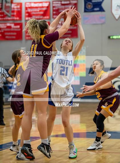 Thumbnail 3 in Toutle Lake vs South Bend (WIAA 2B District Playoff) photogallery.