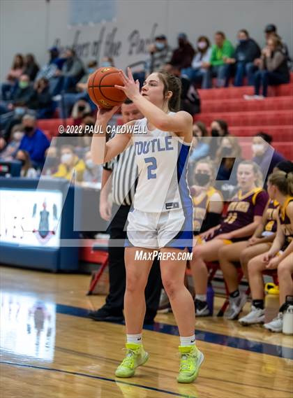 Thumbnail 2 in Toutle Lake vs South Bend (WIAA 2B District Playoff) photogallery.