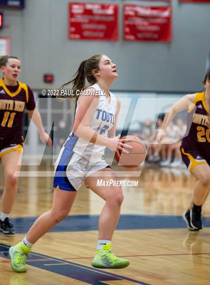 Thumbnail 3 in Toutle Lake vs South Bend (WIAA 2B District Playoff) photogallery.