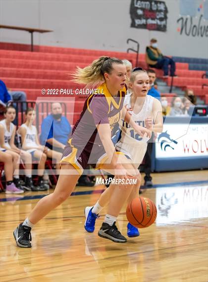Thumbnail 3 in Toutle Lake vs South Bend (WIAA 2B District Playoff) photogallery.