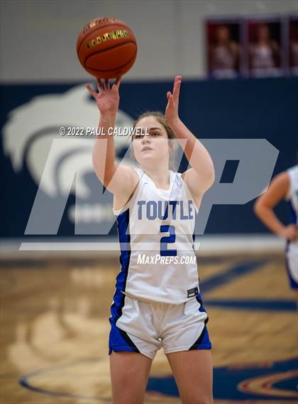 Thumbnail 2 in Toutle Lake vs South Bend (WIAA 2B District Playoff) photogallery.