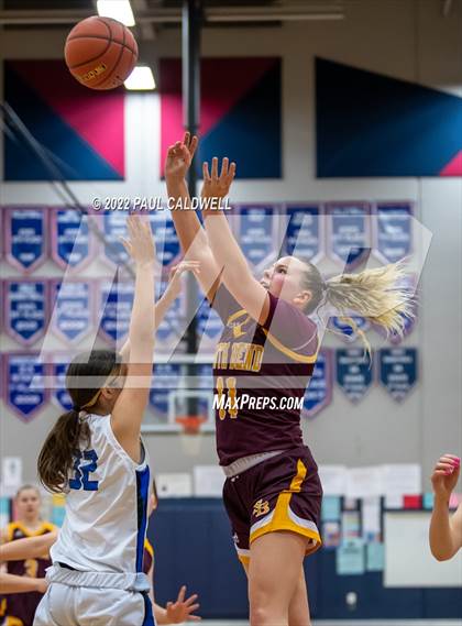 Thumbnail 1 in Toutle Lake vs South Bend (WIAA 2B District Playoff) photogallery.