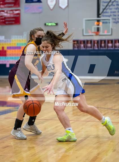 Thumbnail 3 in Toutle Lake vs South Bend (WIAA 2B District Playoff) photogallery.