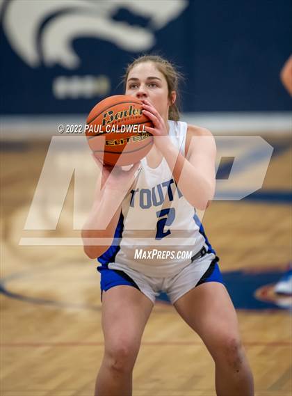 Thumbnail 1 in Toutle Lake vs South Bend (WIAA 2B District Playoff) photogallery.