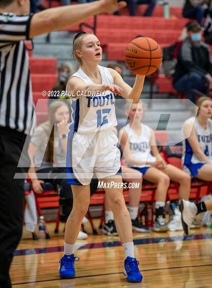 Thumbnail 1 in Toutle Lake vs South Bend (WIAA 2B District Playoff) photogallery.