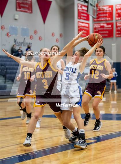 Thumbnail 2 in Toutle Lake vs South Bend (WIAA 2B District Playoff) photogallery.
