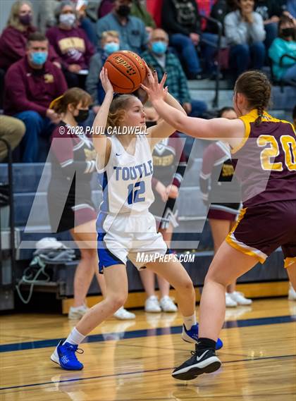 Thumbnail 1 in Toutle Lake vs South Bend (WIAA 2B District Playoff) photogallery.