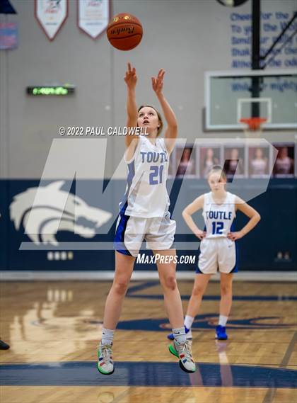 Thumbnail 3 in Toutle Lake vs South Bend (WIAA 2B District Playoff) photogallery.