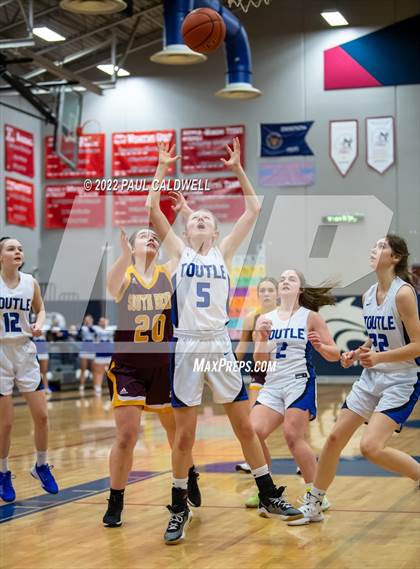 Thumbnail 1 in Toutle Lake vs South Bend (WIAA 2B District Playoff) photogallery.