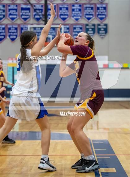 Thumbnail 1 in Toutle Lake vs South Bend (WIAA 2B District Playoff) photogallery.