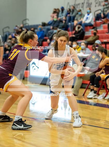 Thumbnail 3 in Toutle Lake vs South Bend (WIAA 2B District Playoff) photogallery.