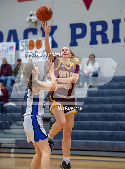Thumbnail 1 in Toutle Lake vs South Bend (WIAA 2B District Playoff) photogallery.