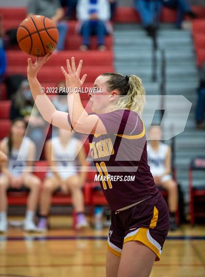 Thumbnail 3 in Toutle Lake vs South Bend (WIAA 2B District Playoff) photogallery.
