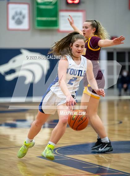 Thumbnail 3 in Toutle Lake vs South Bend (WIAA 2B District Playoff) photogallery.