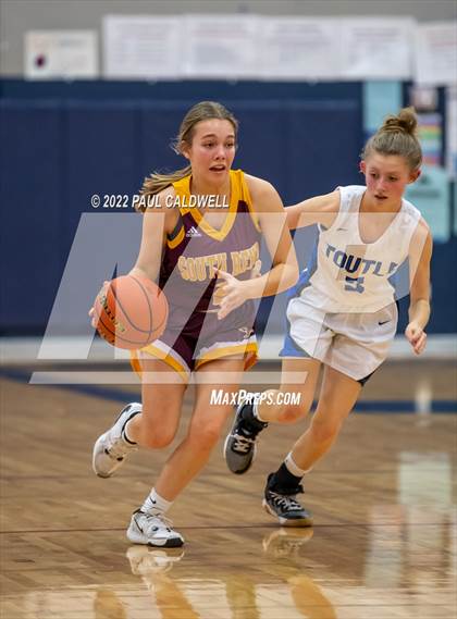 Thumbnail 3 in Toutle Lake vs South Bend (WIAA 2B District Playoff) photogallery.