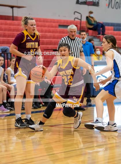 Thumbnail 2 in Toutle Lake vs South Bend (WIAA 2B District Playoff) photogallery.