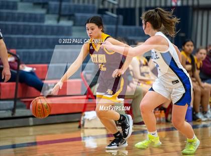 Thumbnail 2 in Toutle Lake vs South Bend (WIAA 2B District Playoff) photogallery.
