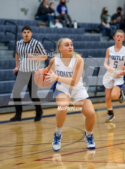 Thumbnail 3 in Toutle Lake vs South Bend (WIAA 2B District Playoff) photogallery.