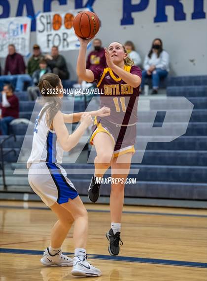 Thumbnail 3 in Toutle Lake vs South Bend (WIAA 2B District Playoff) photogallery.