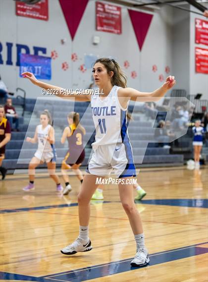 Thumbnail 2 in Toutle Lake vs South Bend (WIAA 2B District Playoff) photogallery.