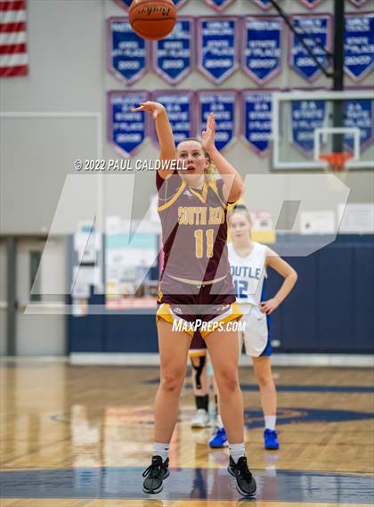 Thumbnail 2 in Toutle Lake vs South Bend (WIAA 2B District Playoff) photogallery.