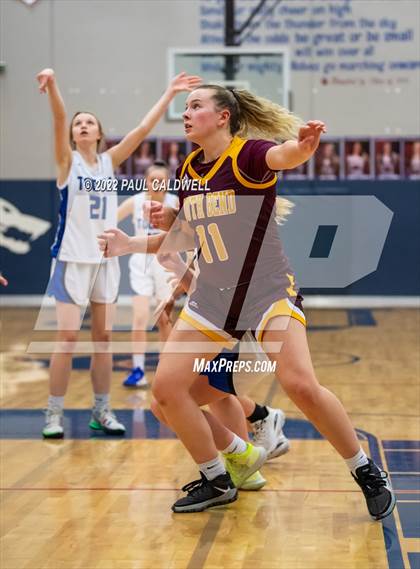 Thumbnail 1 in Toutle Lake vs South Bend (WIAA 2B District Playoff) photogallery.
