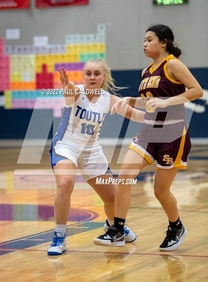 Thumbnail 1 in Toutle Lake vs South Bend (WIAA 2B District Playoff) photogallery.